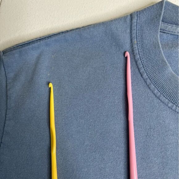 Vintage 90s Guess Jeans Teen Spirit Blue Crew T Shirt Short Sleeve Women Large - Picture 10 of 14